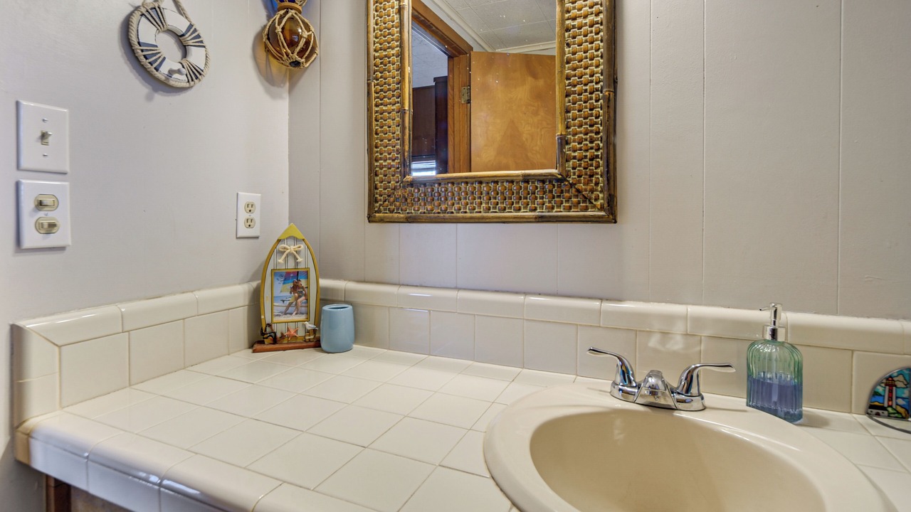 Photo of Bathroom in Tow