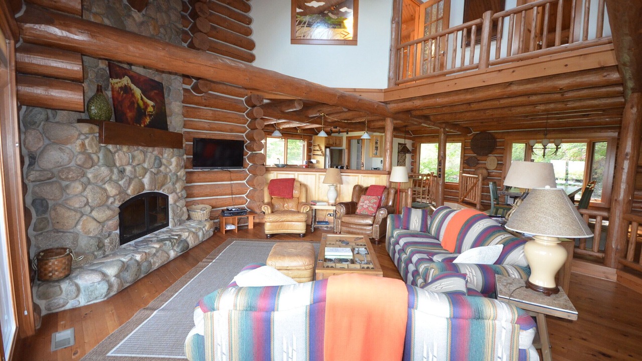 Photo of Livingroom in Lake Leelanau