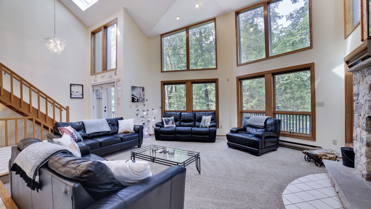 Photo of Livingroom in East Stroudsburg