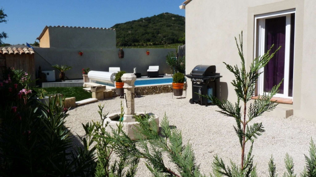 Photo of Outdoor in Tavel
