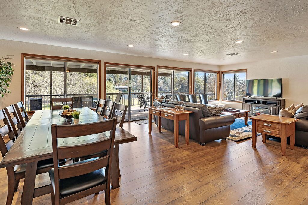 Photo of Others in Shady Cove