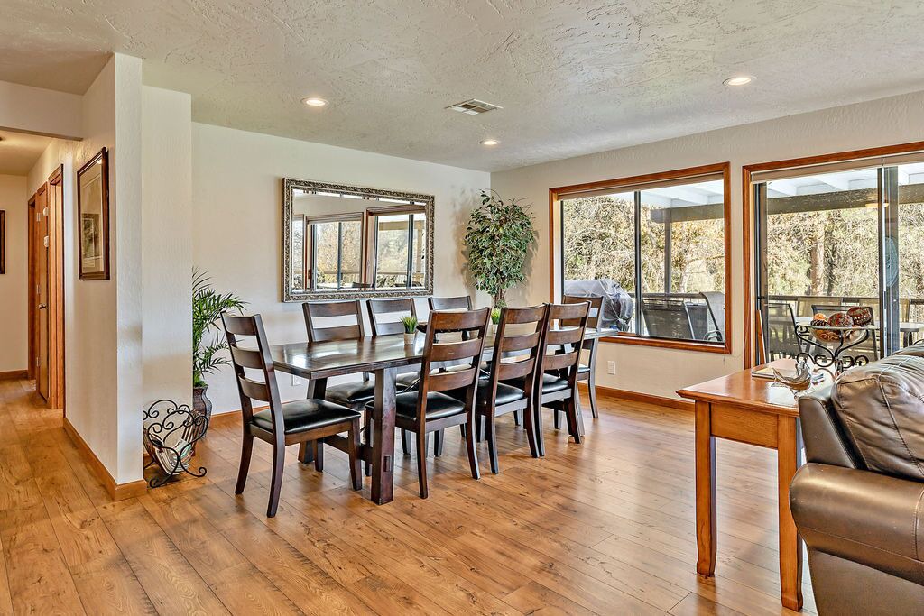 Photo of Others in Shady Cove