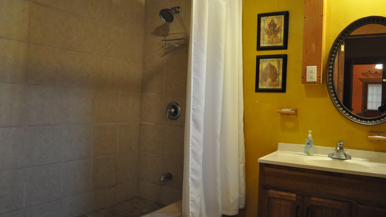 Photo of Bathroom in Brookeland