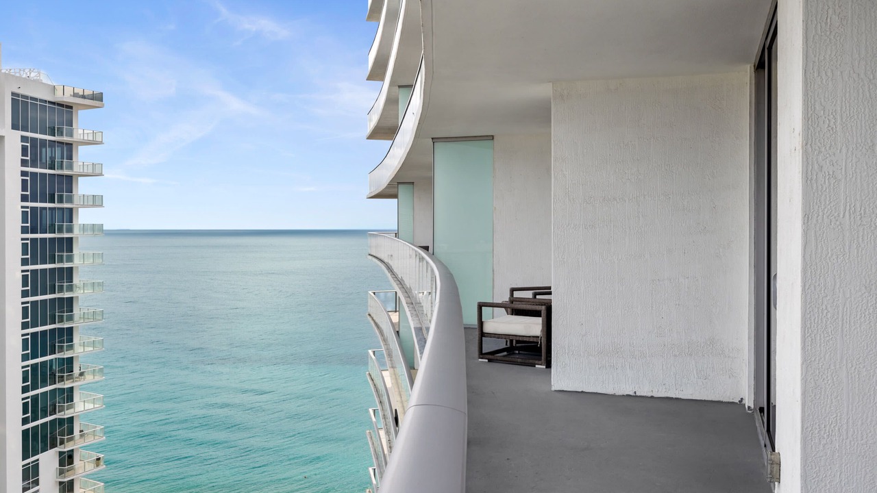 Photo of Outdoor in Hollywood South Central Beach