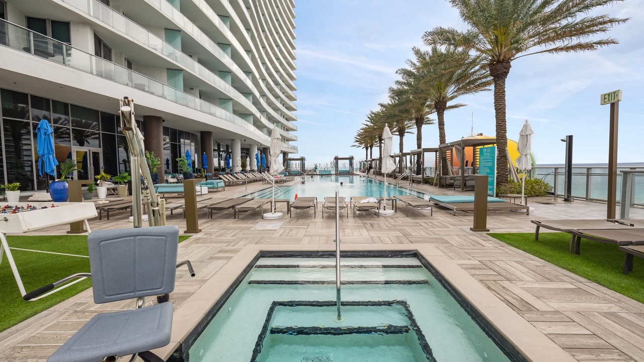 Photo of Outdoor in Hollywood South Central Beach