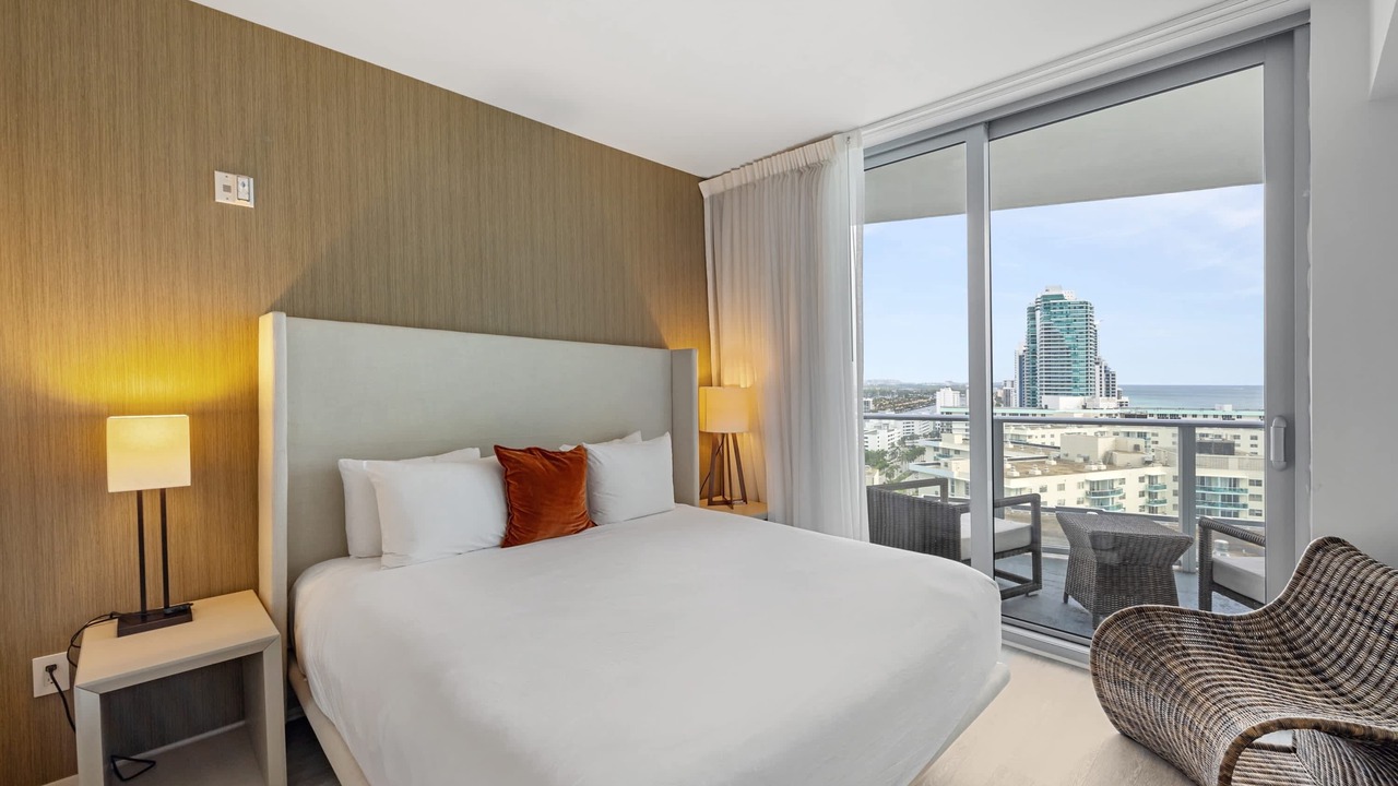 Photo of Bedroom in Hollywood South Central Beach