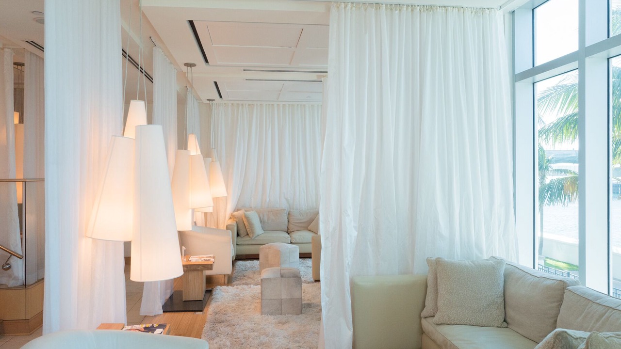 Photo of Livingroom in Bal Harbour