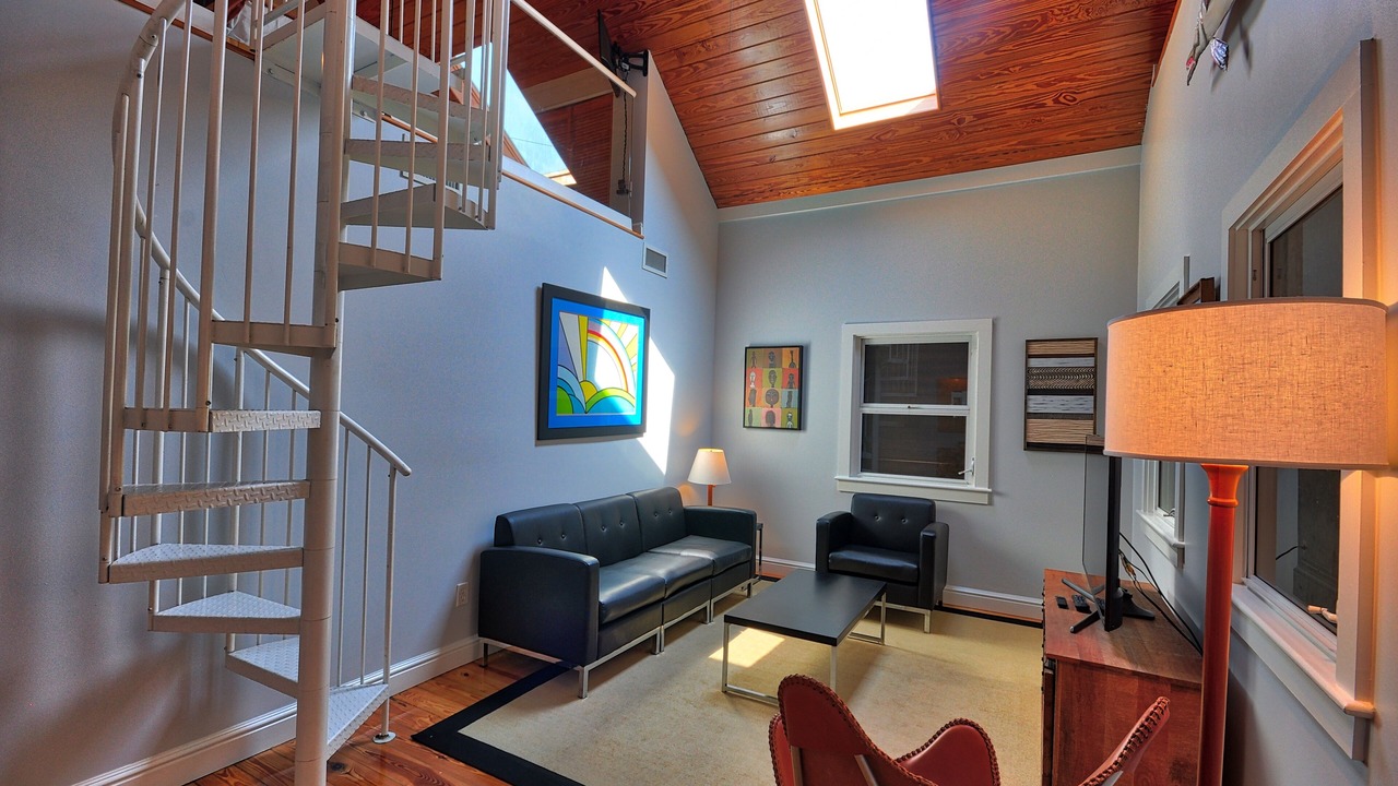 Photo of Bedroom in Uptown - Upper Duval