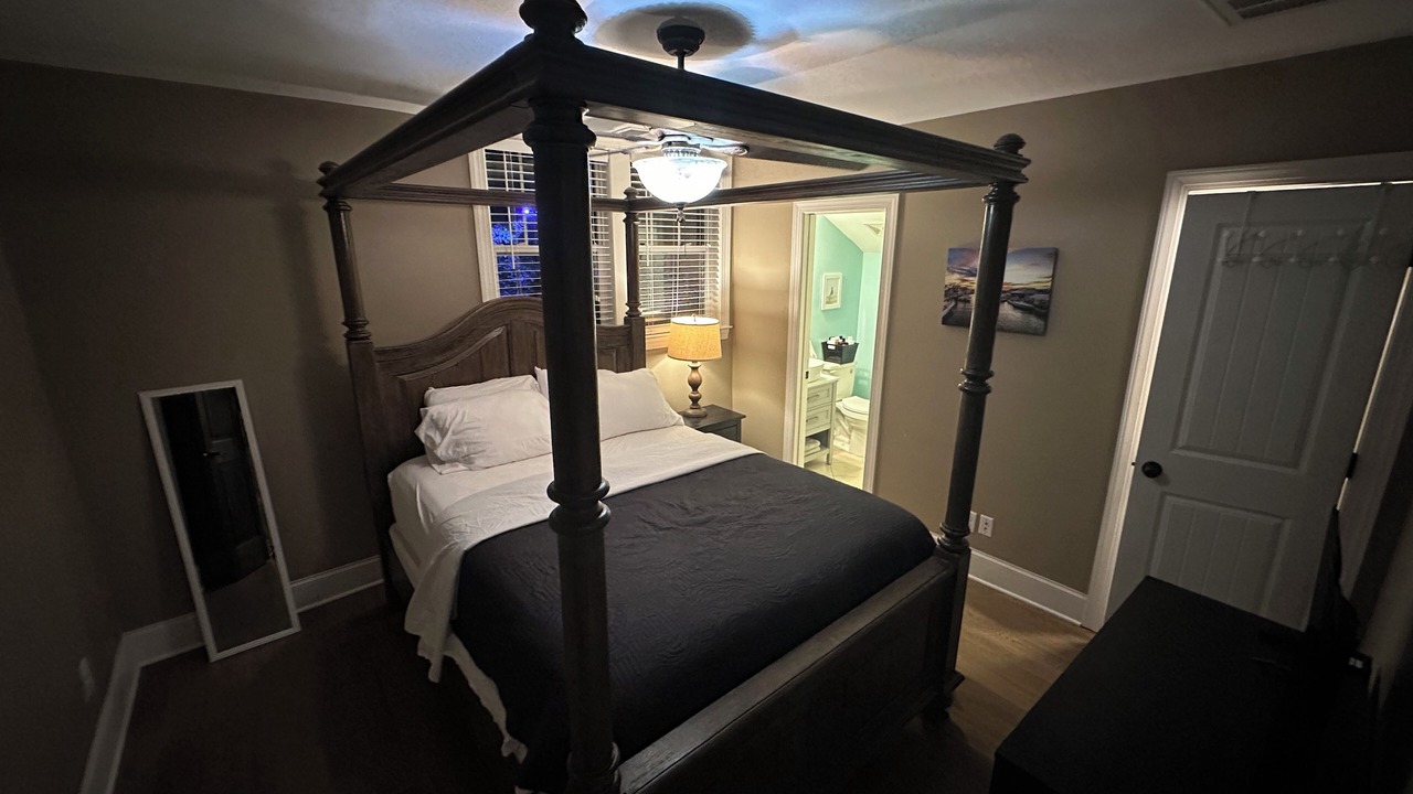 Photo of Bedroom in Commonwealth