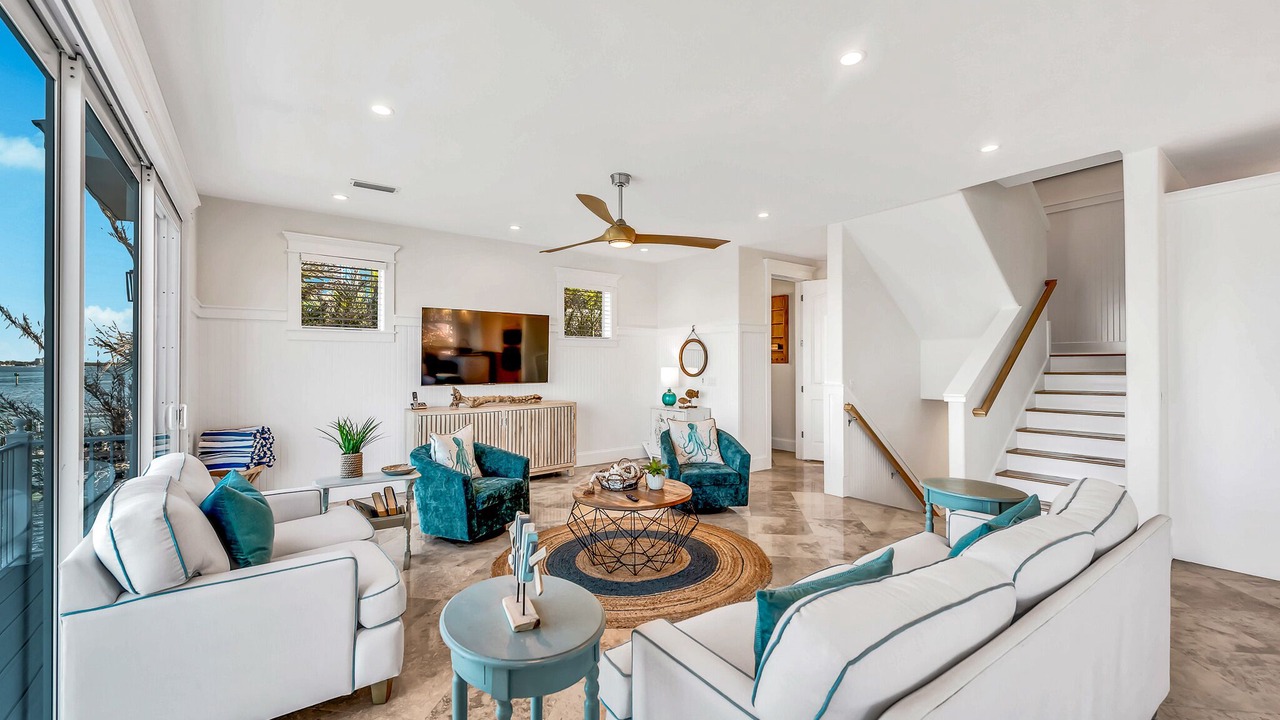 Photo of Livingroom in Holmes Beach