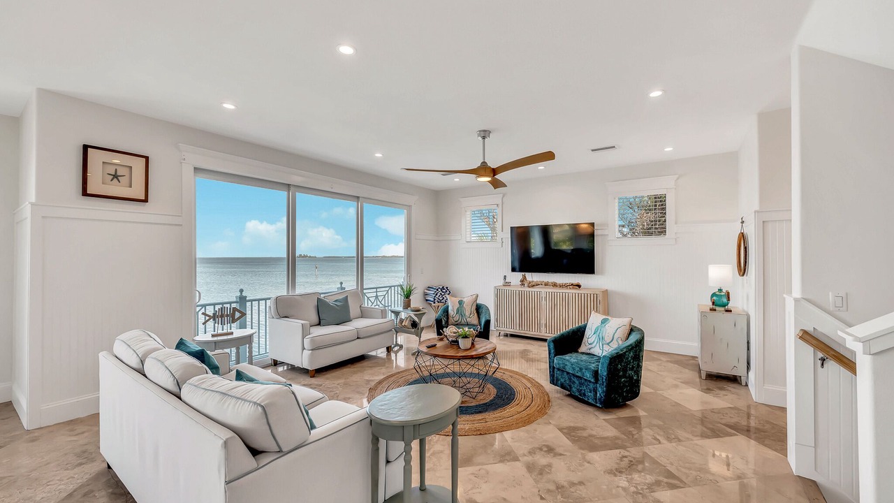 Photo of Livingroom in Holmes Beach
