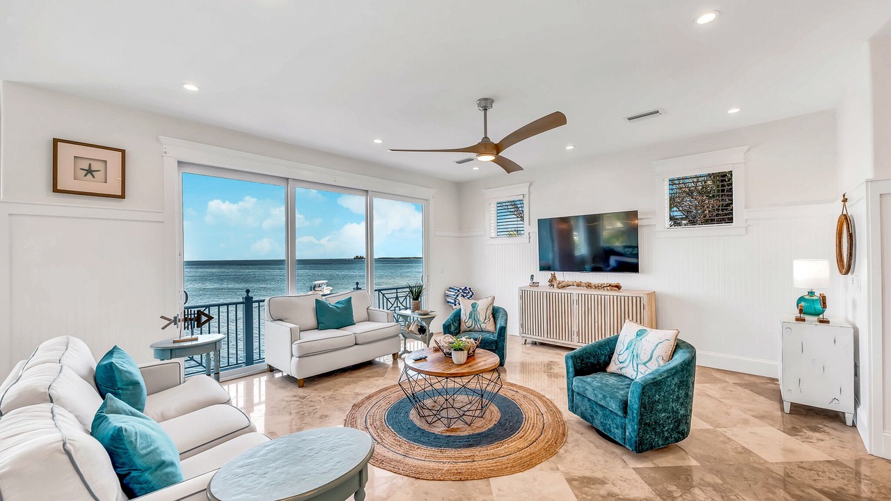 Photo of Livingroom in Holmes Beach