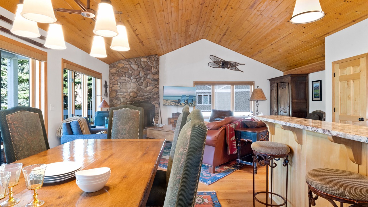 Photo of Bedroom in Teton Pines