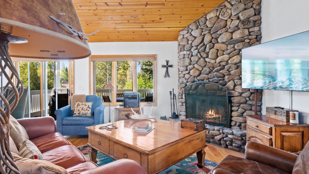 Photo of Livingroom in Teton Pines