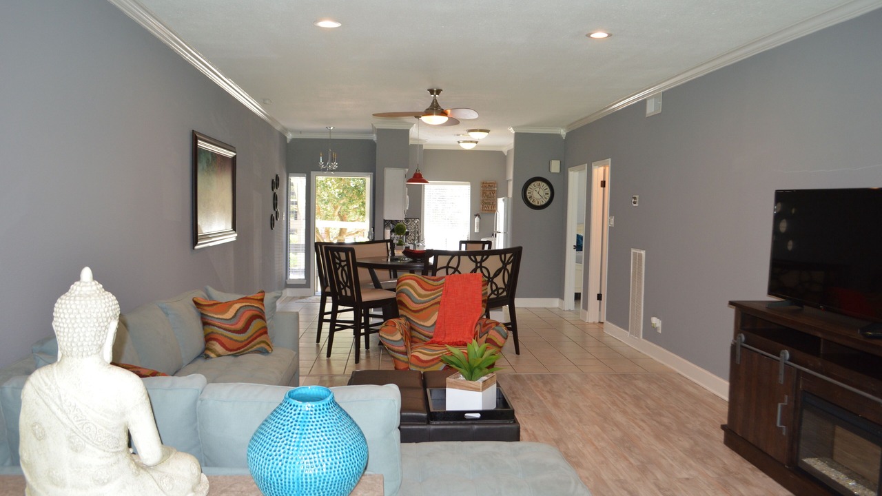 Photo of Livingroom in April Sound
