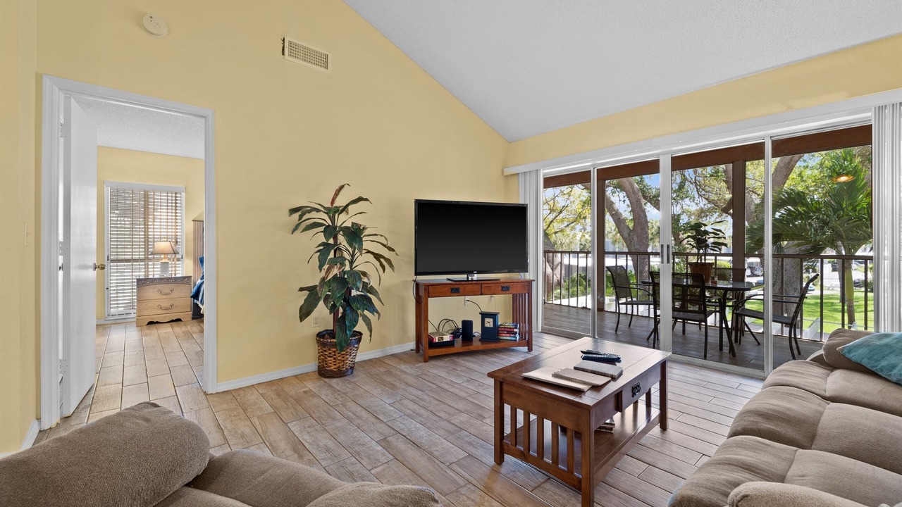 Photo of Livingroom in Plantation