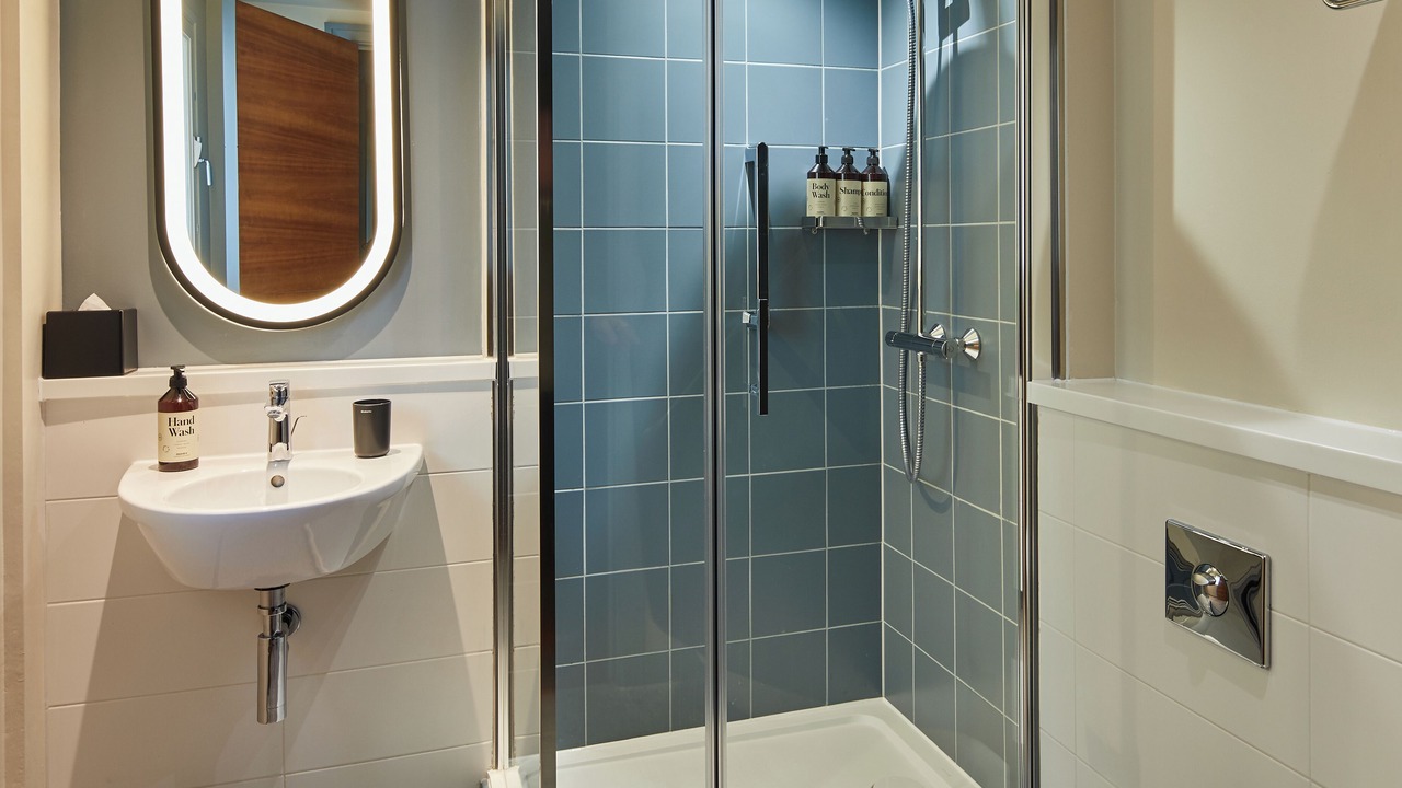 Photo of Bathroom in Farringdon