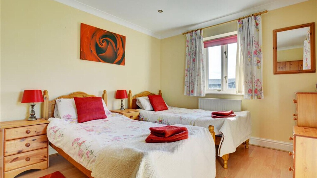 Photo of Others in Horning