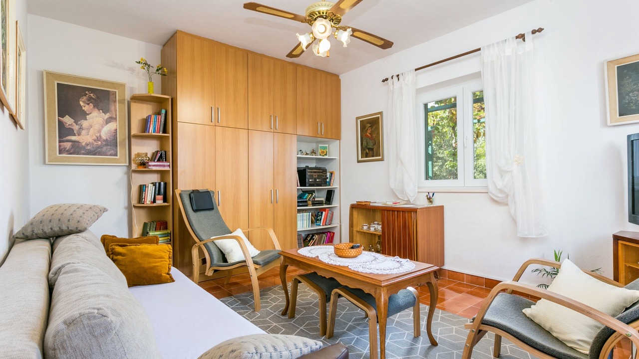 Photo of Livingroom in Mirce