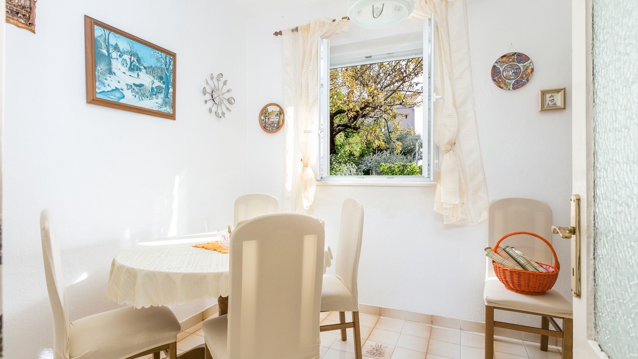 Photo of Livingroom in Mirce