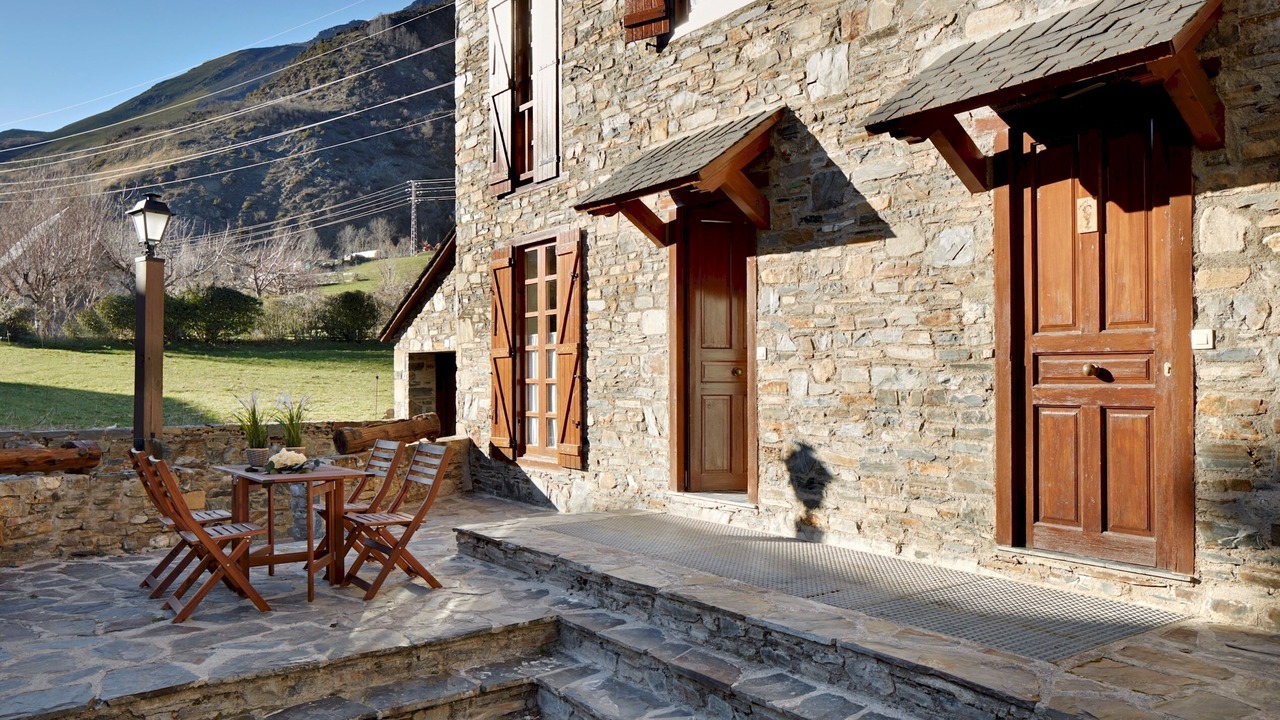 Photo of Outdoor in Garos