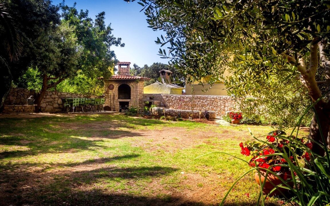 Photo of Outdoor in Mandre