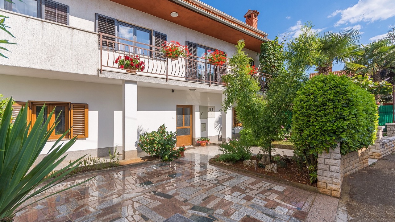 Photo of Outdoor in Gulici