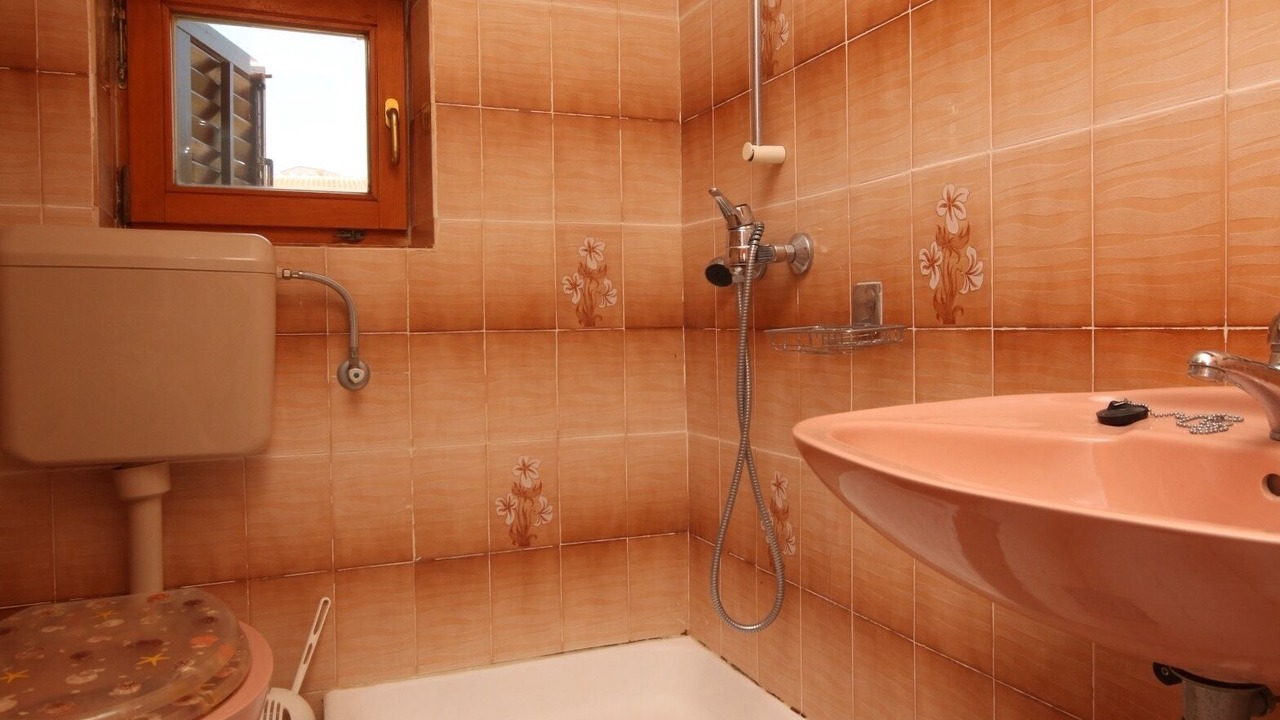 Photo of Bathroom in Metajna