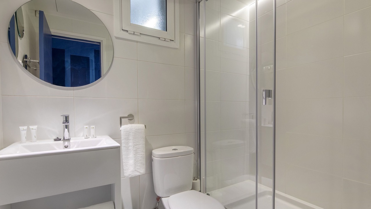 Photo of Bathroom in El Camp de l'Arpa del Clot