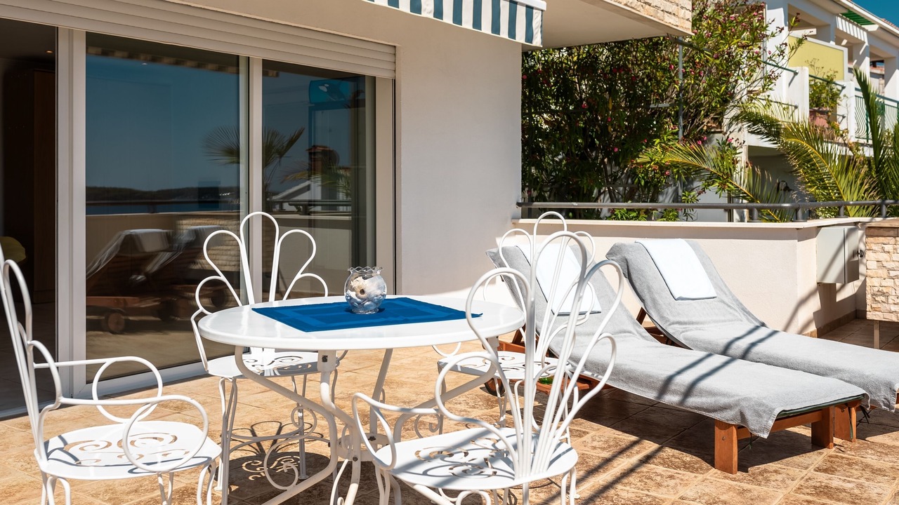 Photo of Outdoor in Potirna