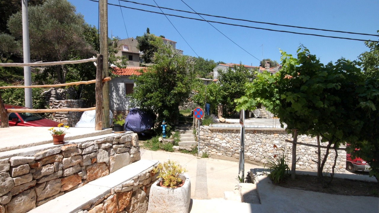 Photo of Others in Valun