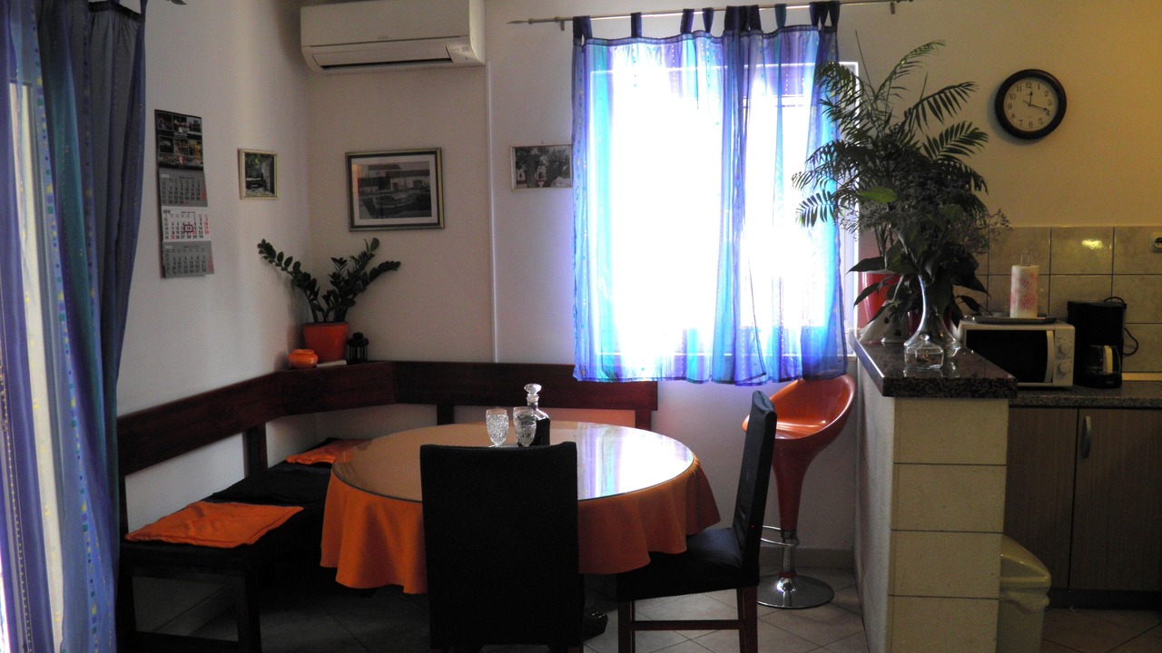 Photo of Livingroom in Mirce
