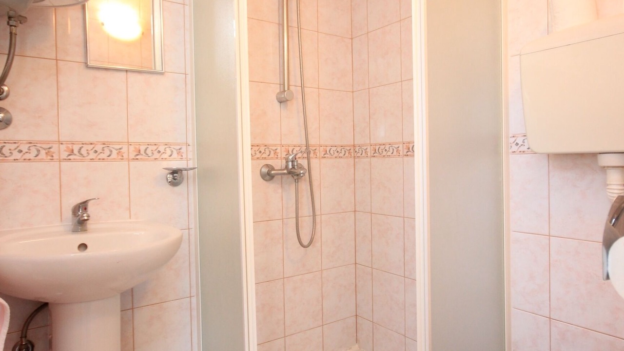Photo of Bathroom in Opric