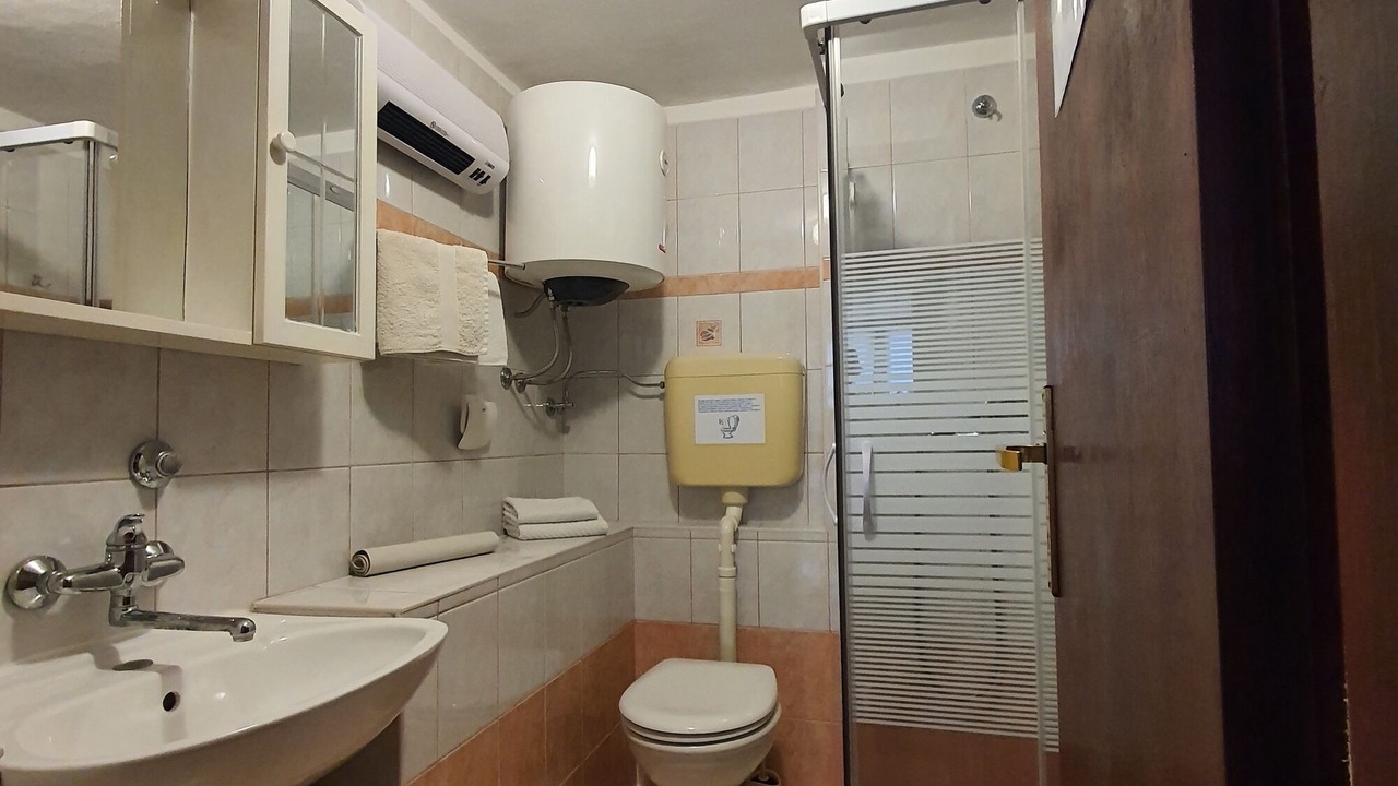Photo of Bathroom in Opric