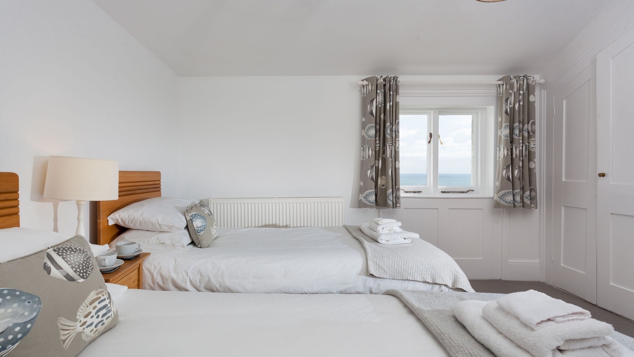 Photo of Others in The Lizard