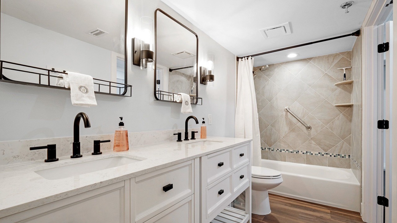 Photo of Bathroom in New Smyrna Beach