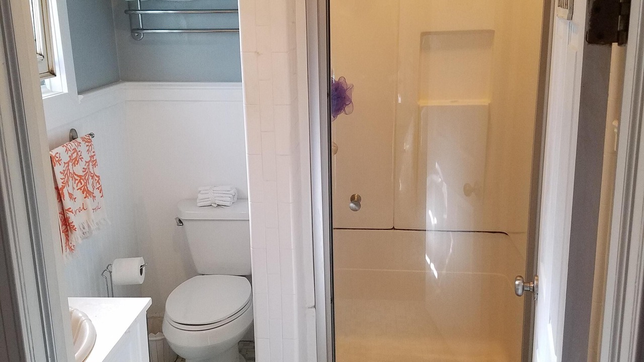 Photo of Bathroom in Laneview