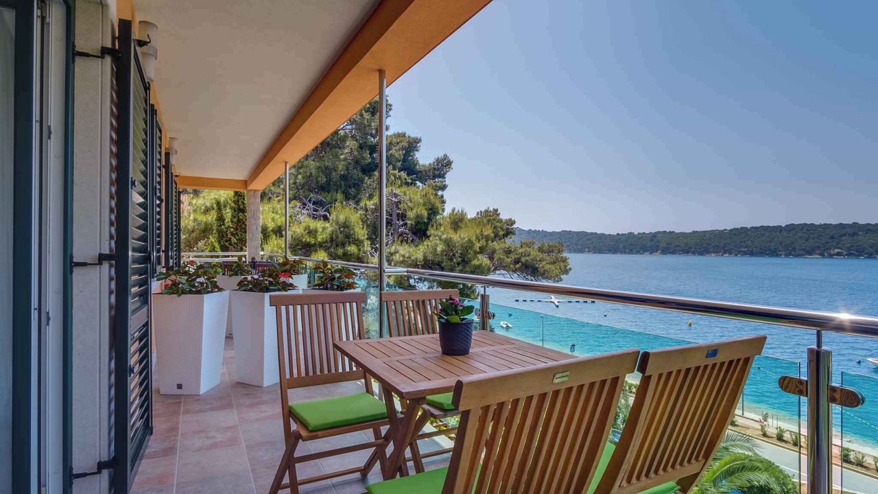 Photo of Outdoor in Cove Murtar