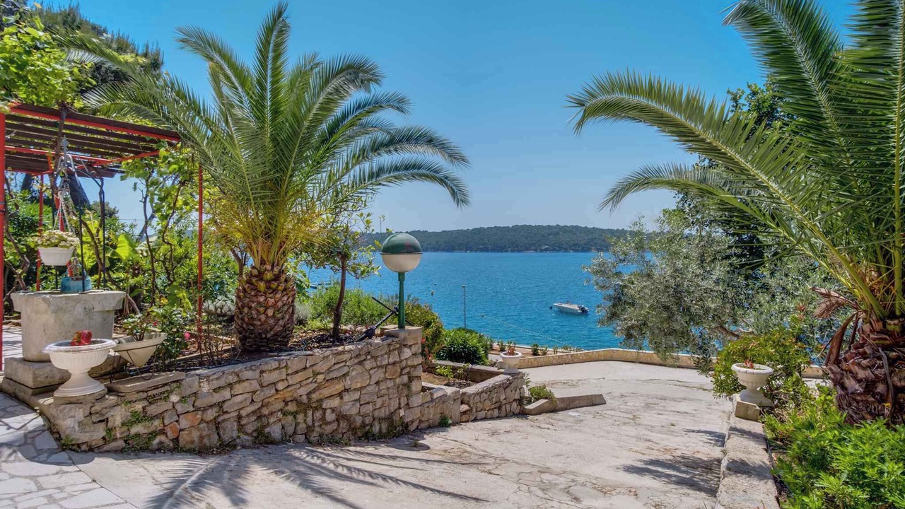 Photo of Outdoor in Cove Murtar