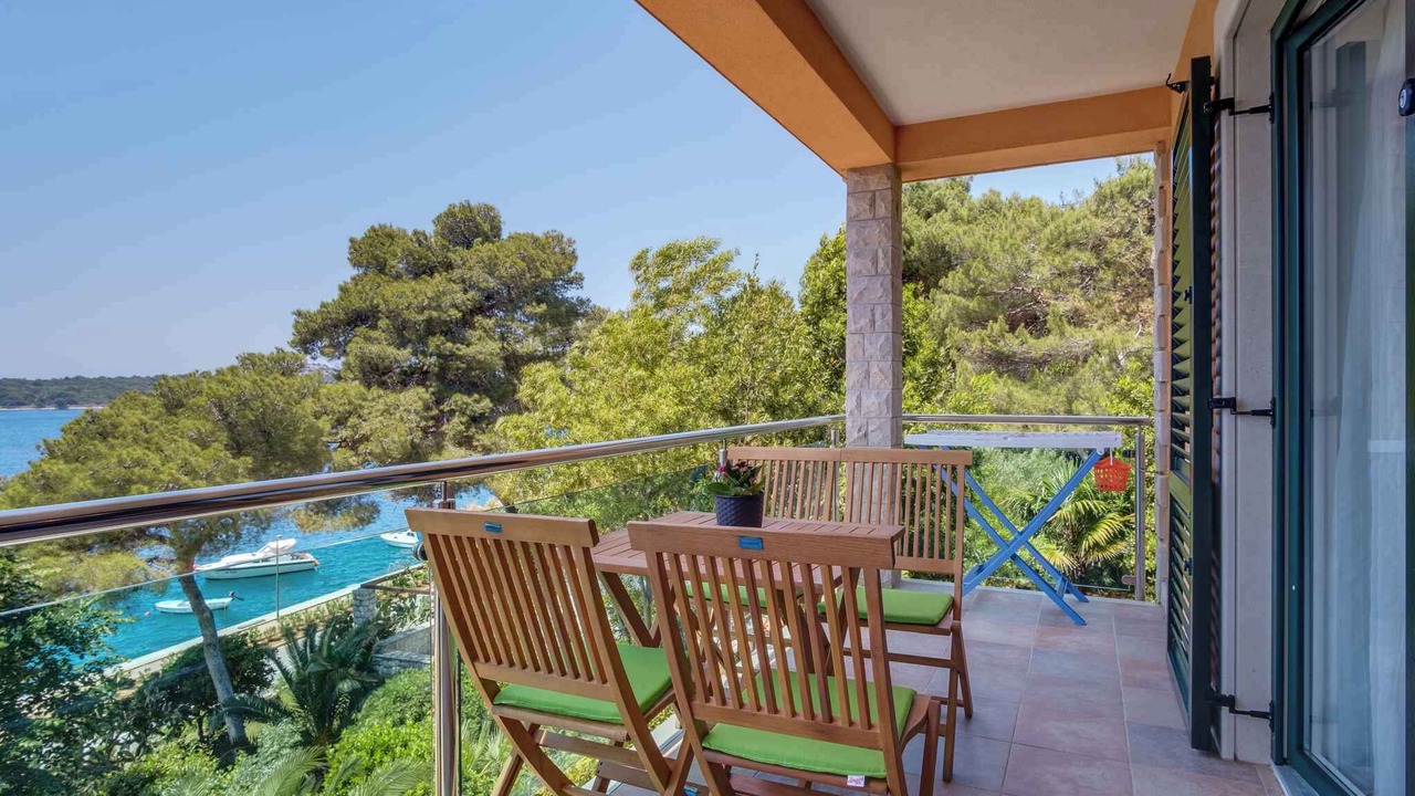 Photo of Outdoor in Cove Murtar