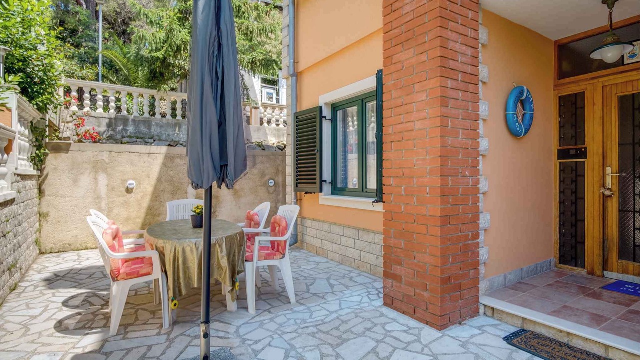 Photo of Outdoor in Cove Murtar