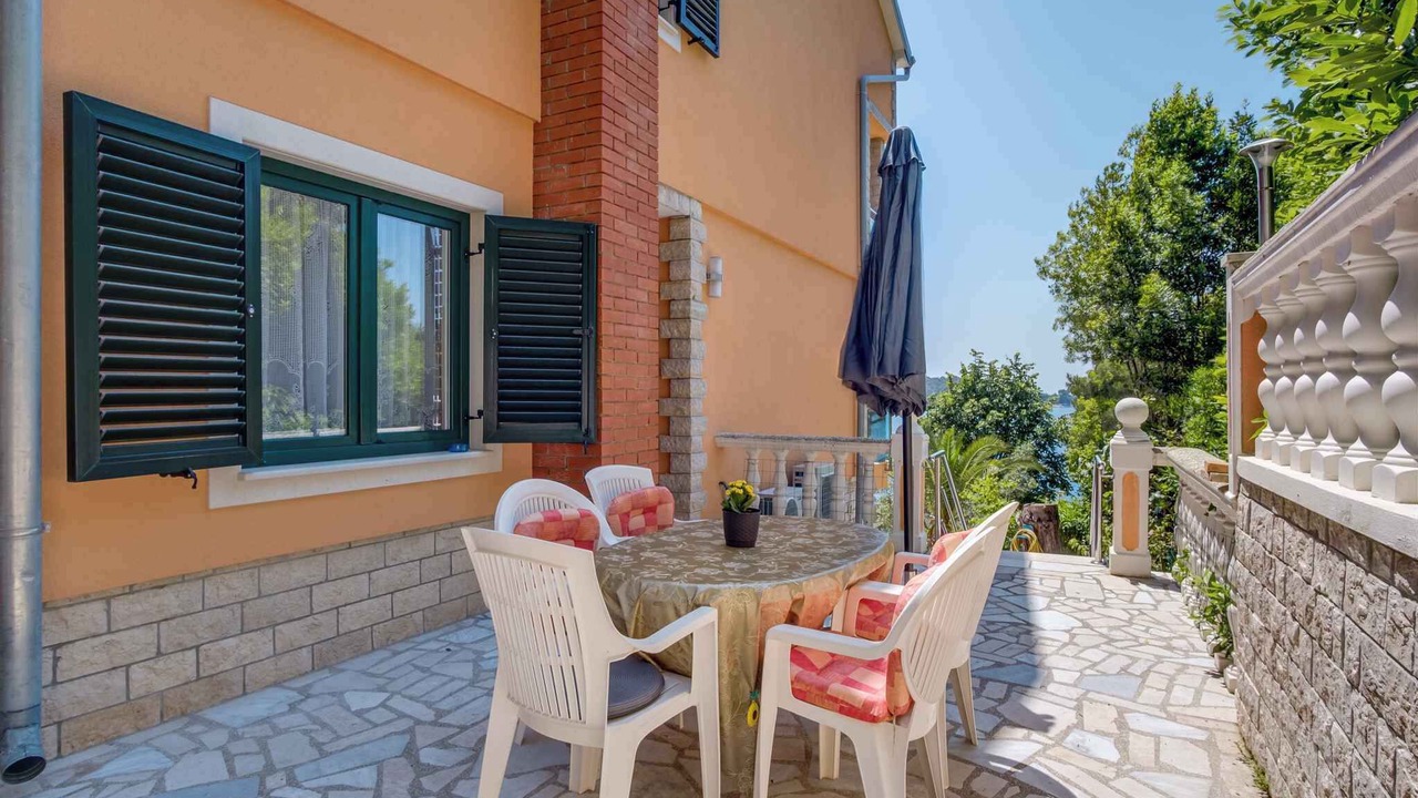 Photo of Outdoor in Cove Murtar