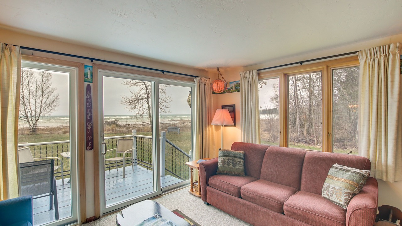 Photo of Livingroom in Baileys Harbor