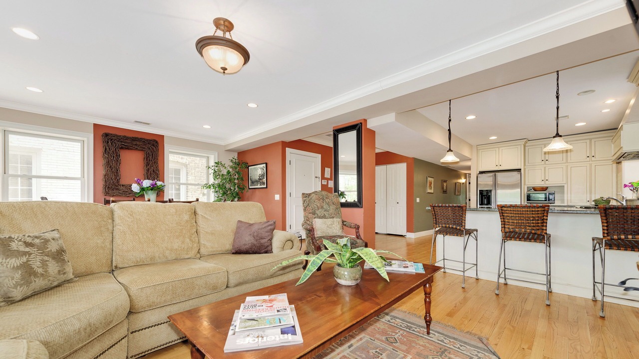 Photo of Livingroom in Rogers Park