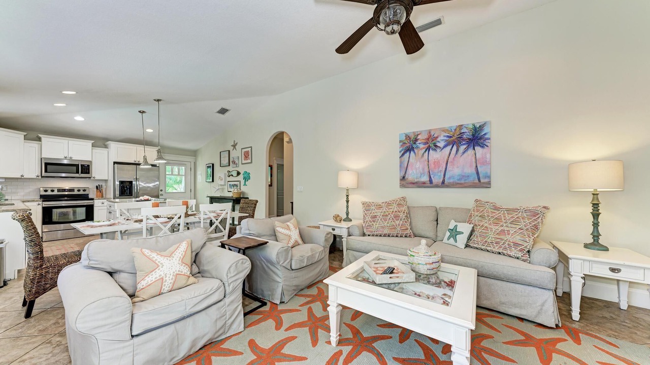 Photo of Livingroom in Holmes Beach