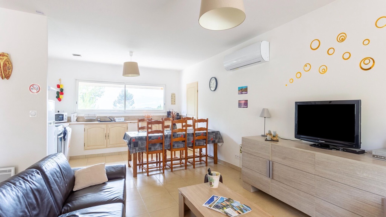 Photo of Livingroom in Montmeyan