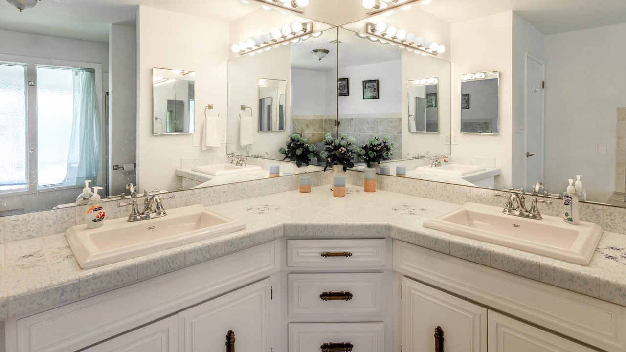 Photo of Bathroom in Paradise