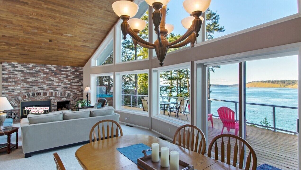 Photo of Livingroom in Roche Harbor