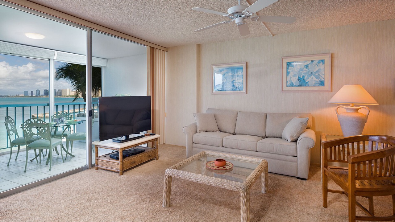 Photo of Livingroom in Diamond Head - Kapahulu - St. Louis
