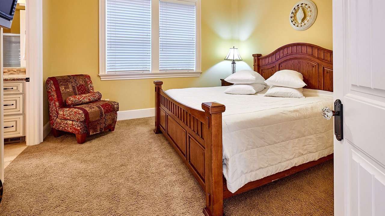 Photo of Bedroom in Gleneden Beach